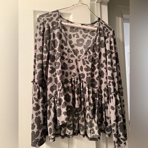 Cropped Long Sleeve Leopard Print Blouse